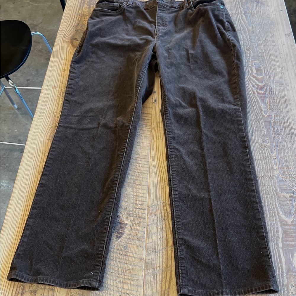 Women’s Classic Lands’ End Corduroy Pants in Dark Brown